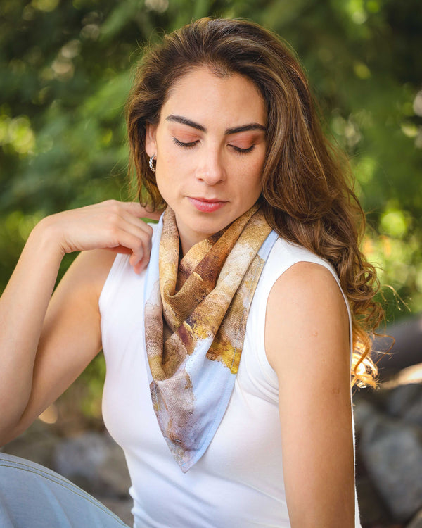 Pañuelo Lilium Dorado Mediano